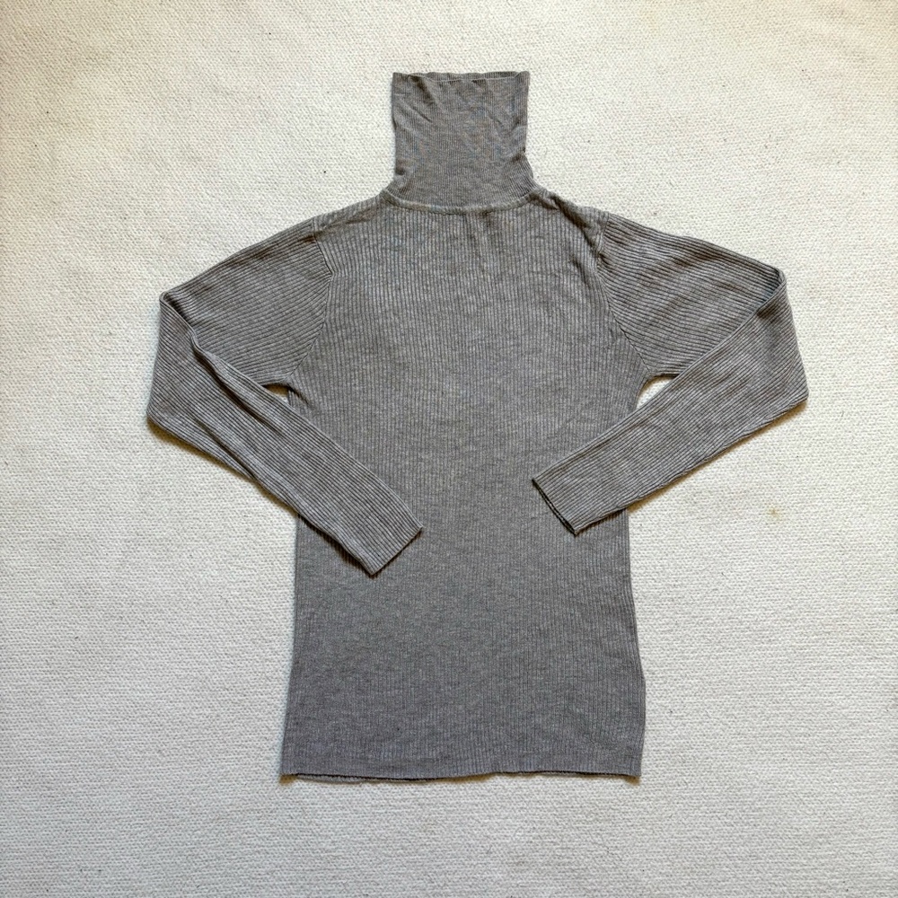 Grey turtleneck